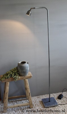mooie sobere staande lees lamp puur landelijk chic no 041 1