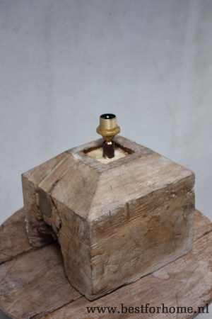 robuuste oosterse oud houten lampenvoet unieke stoere lamp no 776 4