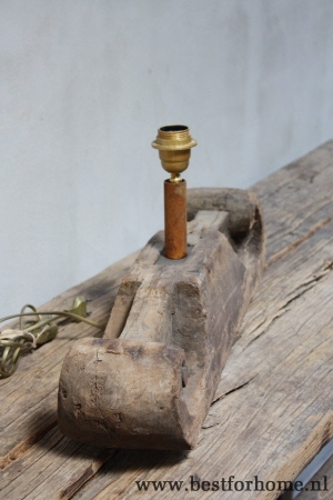 robuuste oude houten ornament lamp unieke sobere stoere lampenvoet no 175 6